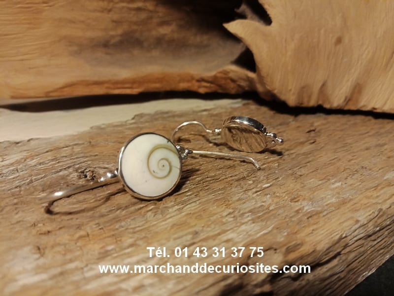 Boucles D'oreilles Coquillage Nacré Métal Argenté - 5,6 Cm - Neuf Sans Emballage